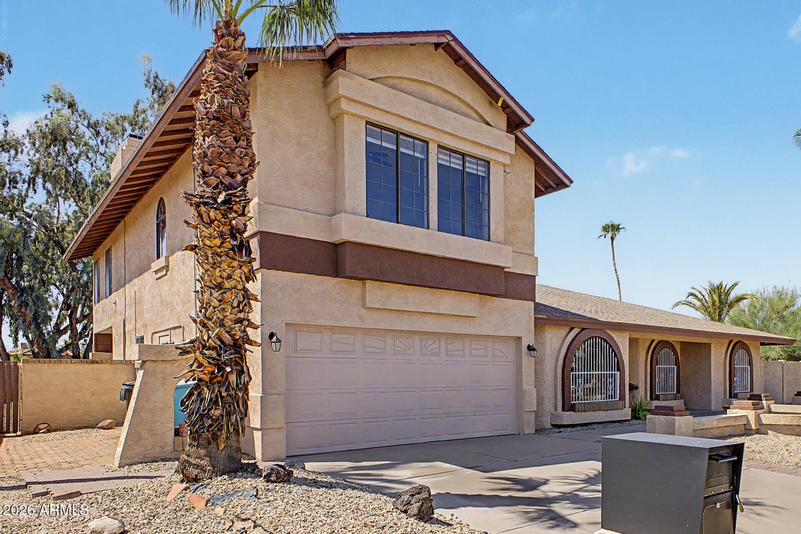 3165 W MARCONI Avenue, Phoenix, AZ 85053 — photo 3 of 60
