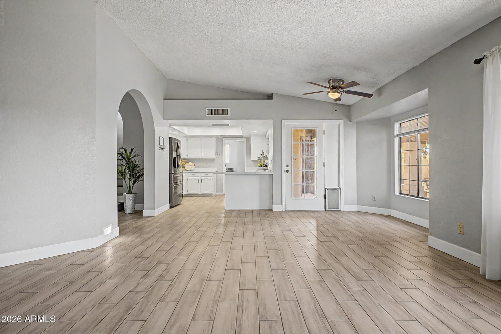3165 W MARCONI Avenue, Phoenix, AZ 85053 — photo 11 of 60