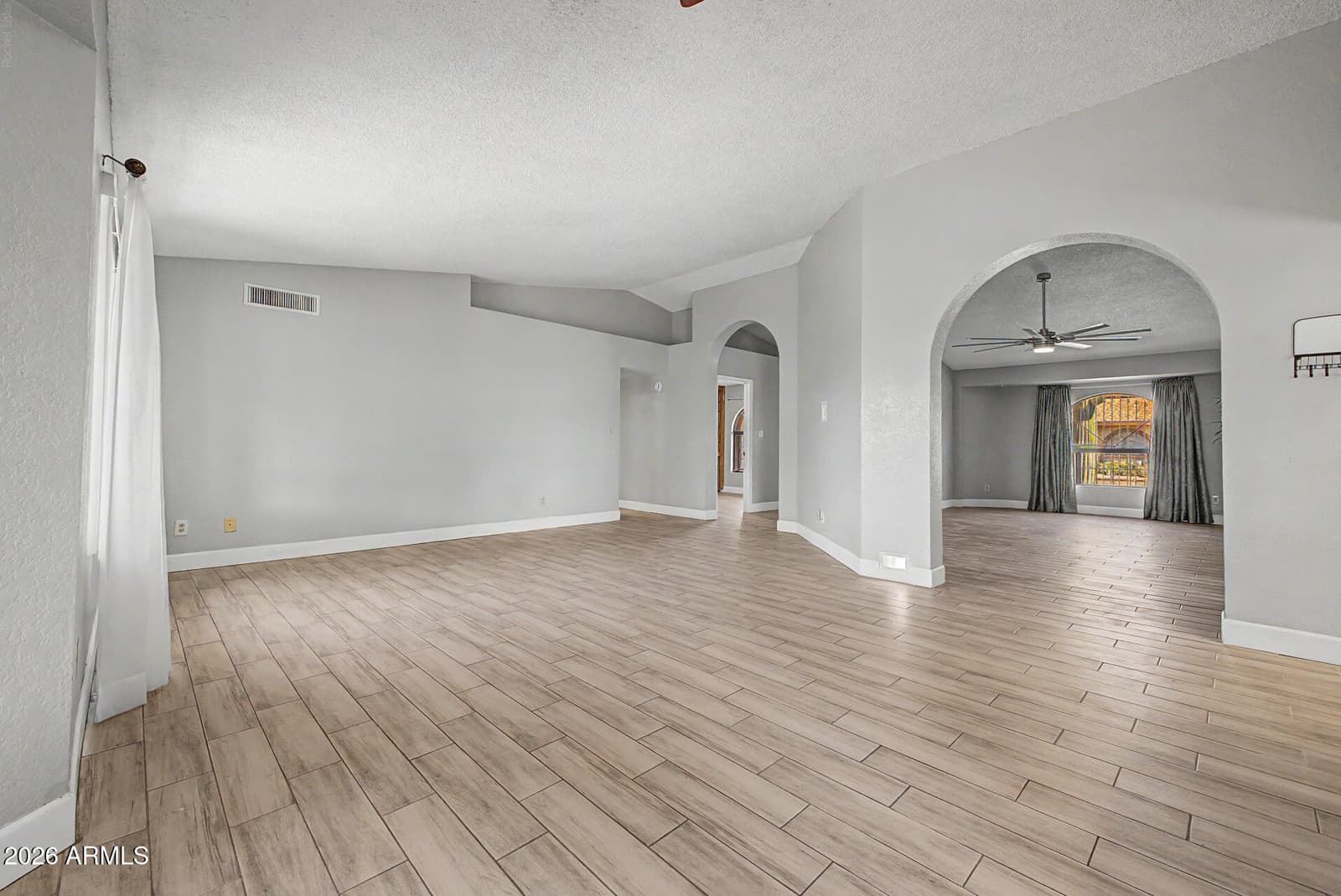 3165 W MARCONI Avenue, Phoenix, AZ 85053 — photo 13 of 60