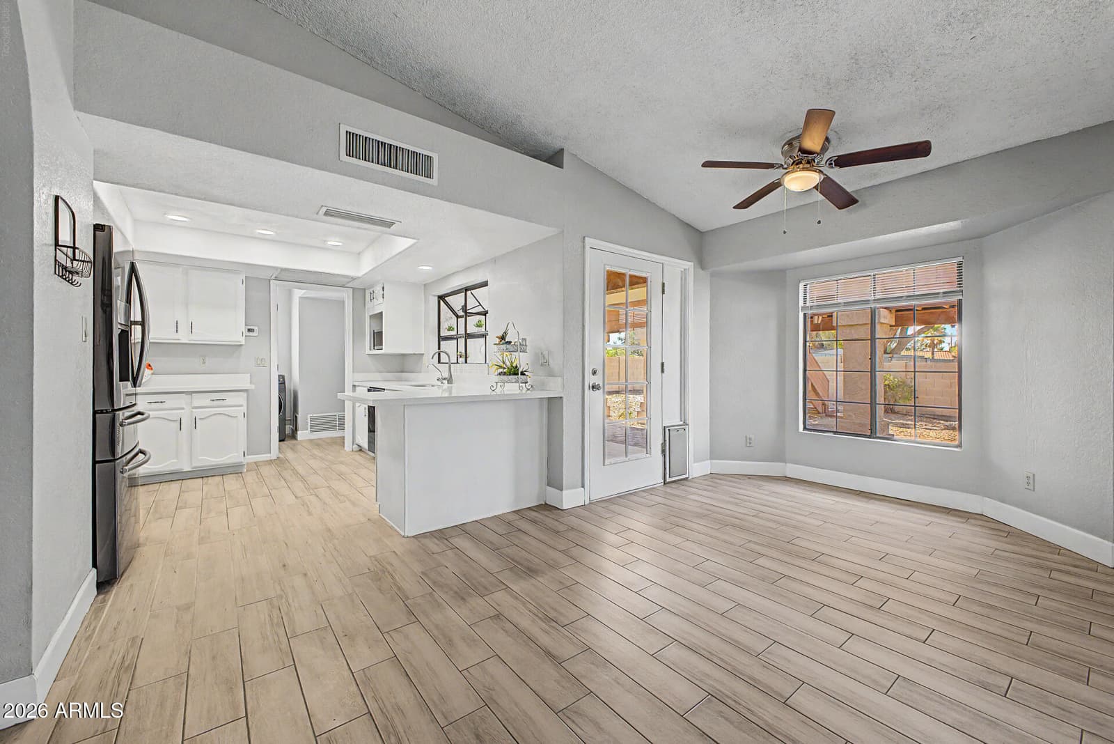 3165 W MARCONI Avenue, Phoenix, AZ 85053 — photo 14 of 60
