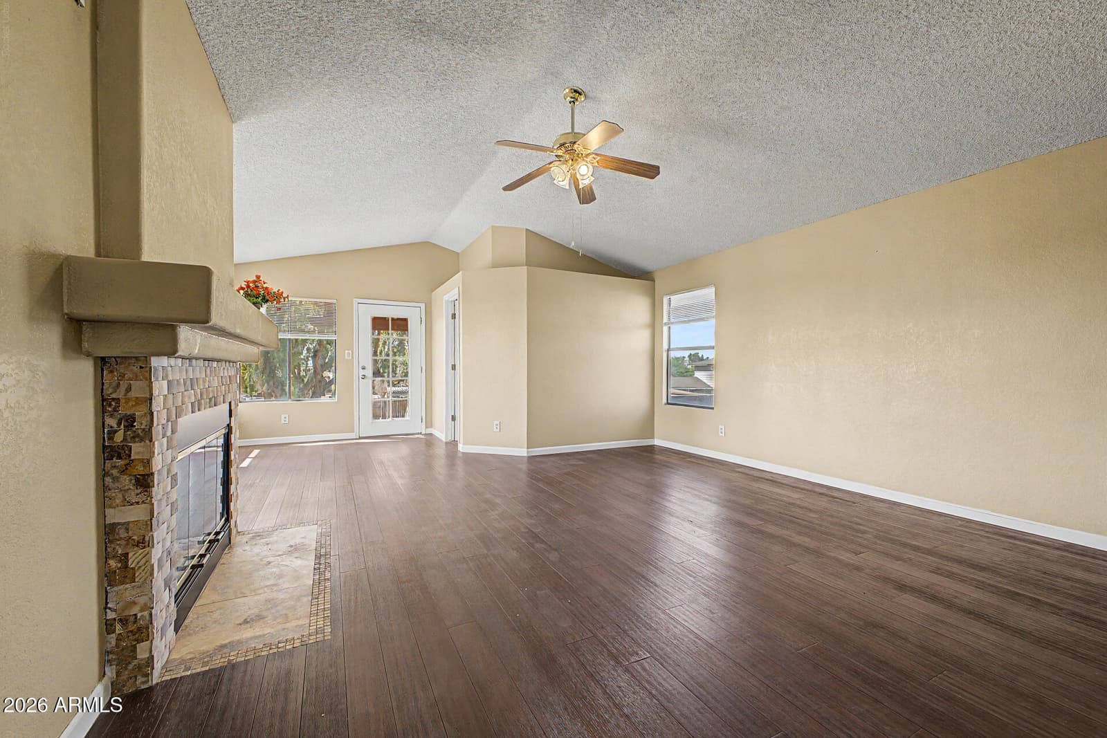 3165 W MARCONI Avenue, Phoenix, AZ 85053 — photo 21 of 60