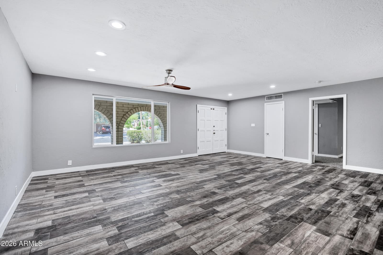 2901 W NORTHVIEW Avenue, Phoenix, AZ 85051 — photo 8 of 30
