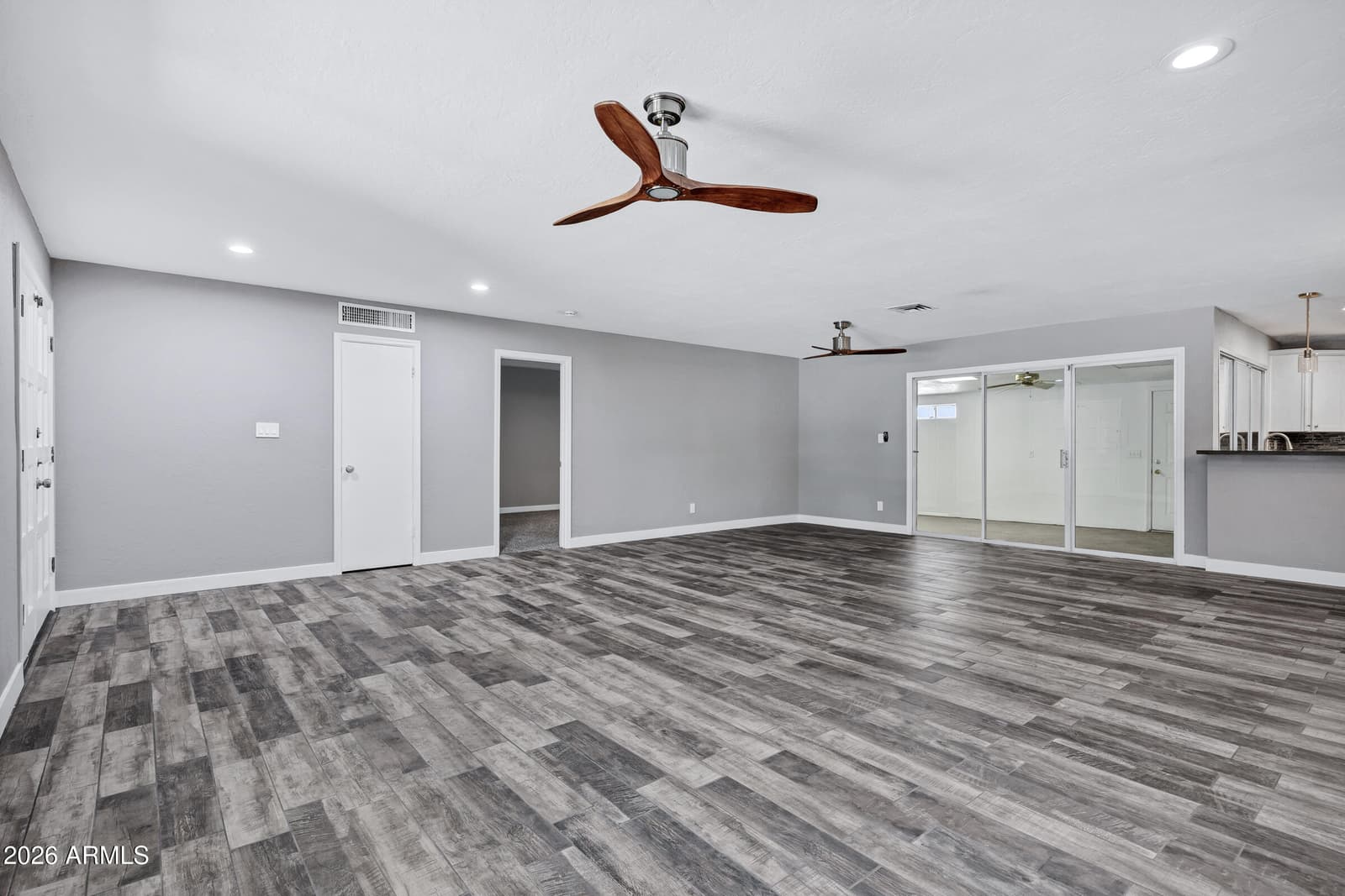 2901 W NORTHVIEW Avenue, Phoenix, AZ 85051 — photo 12 of 30
