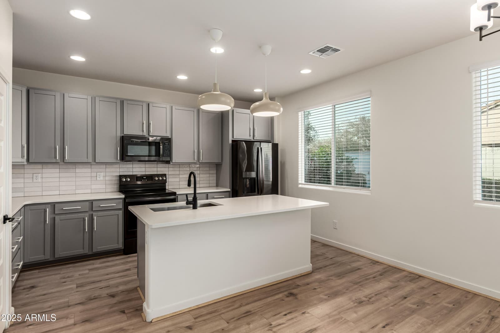 48 E Bates Street, Mesa, AZ 85201 — photo 9 of 30