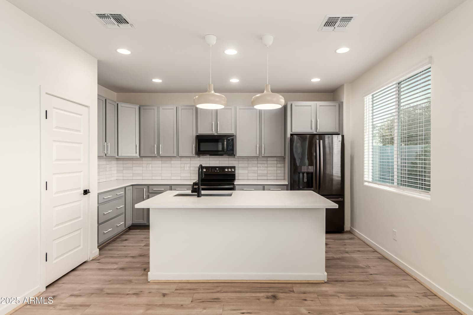 48 E Bates Street, Mesa, AZ 85201 — photo 10 of 30