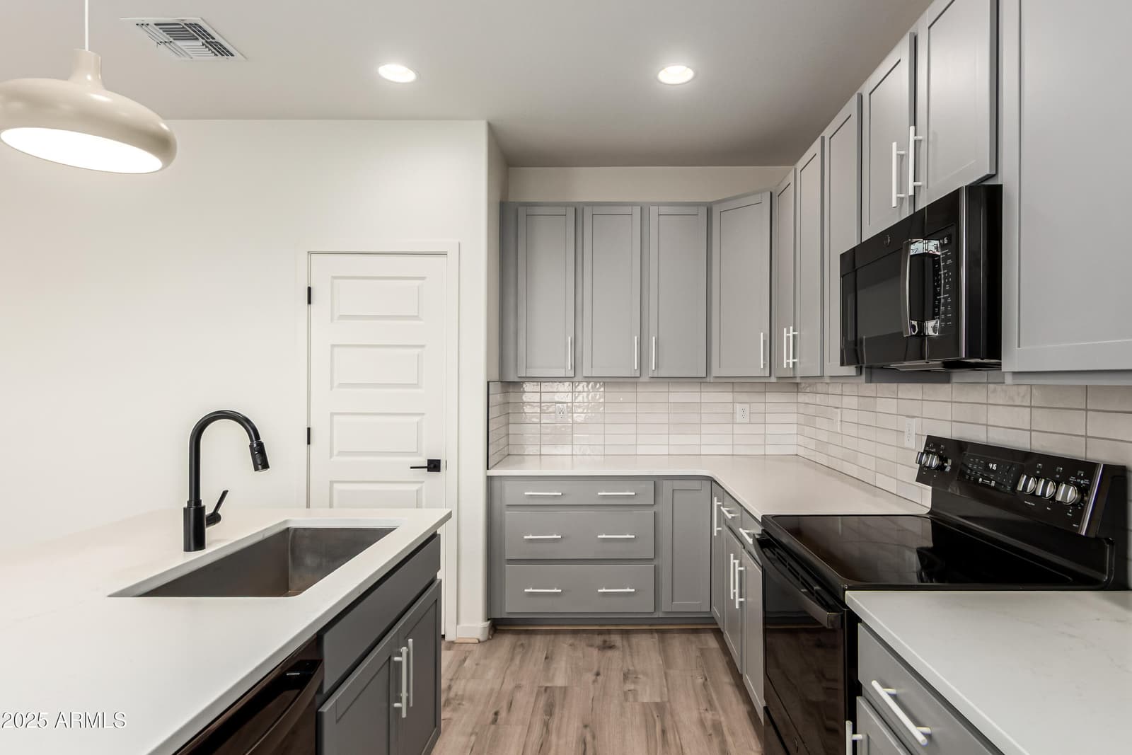 48 E Bates Street, Mesa, AZ 85201 — photo 11 of 30