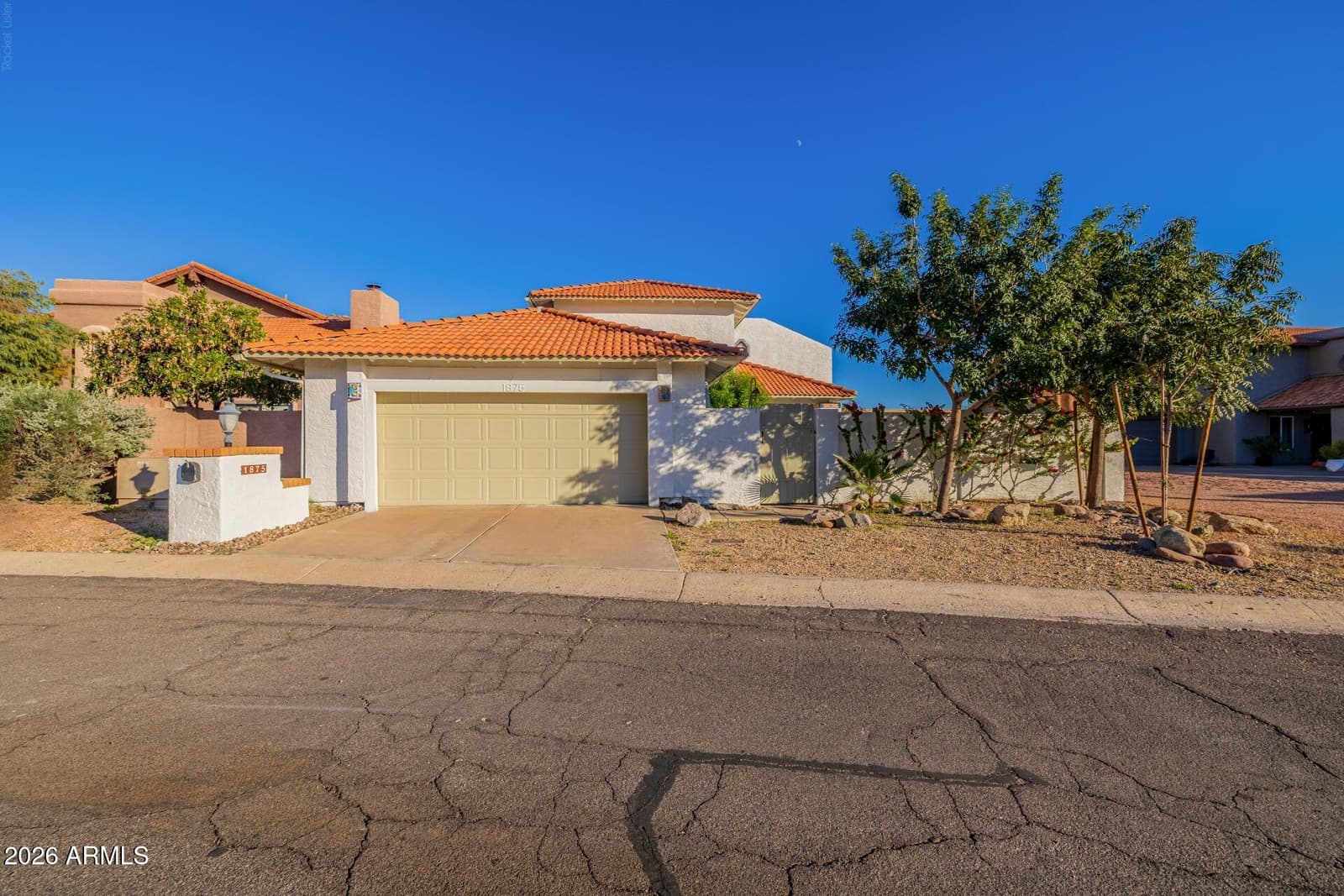 1875 E STATE Avenue, Phoenix, AZ 85020 — photo 6 of 51