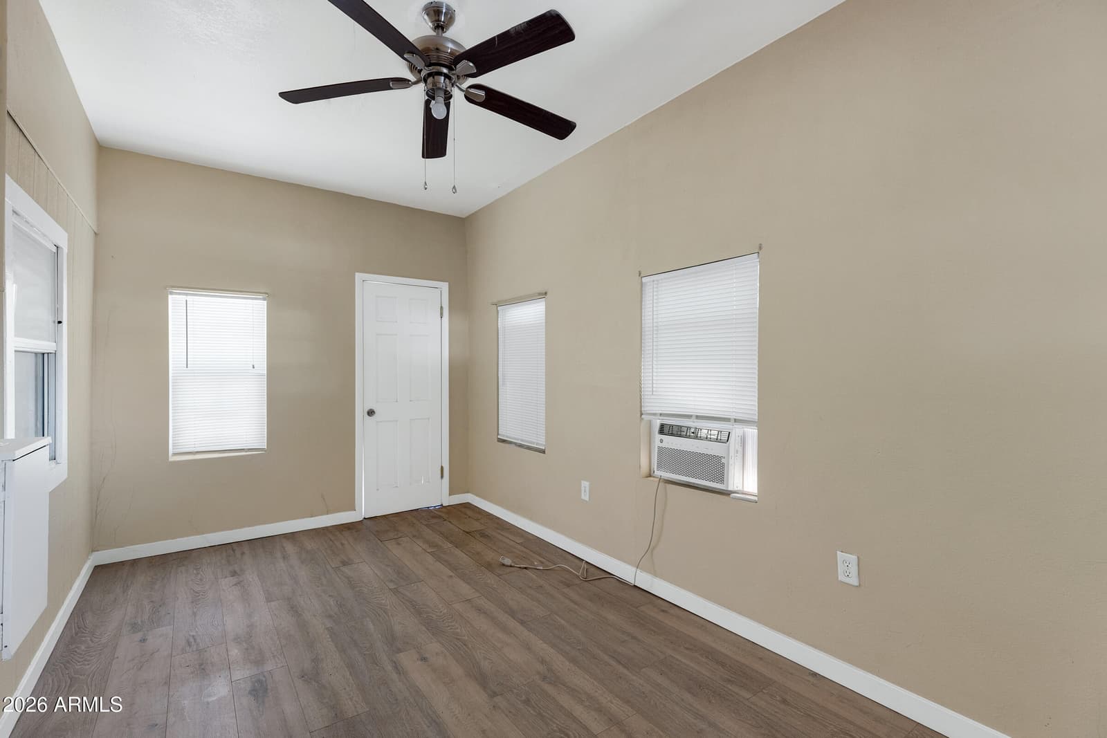 7660 E MCKELLIPS Road 82, Scottsdale, AZ 85257 — photo 11 of 28
