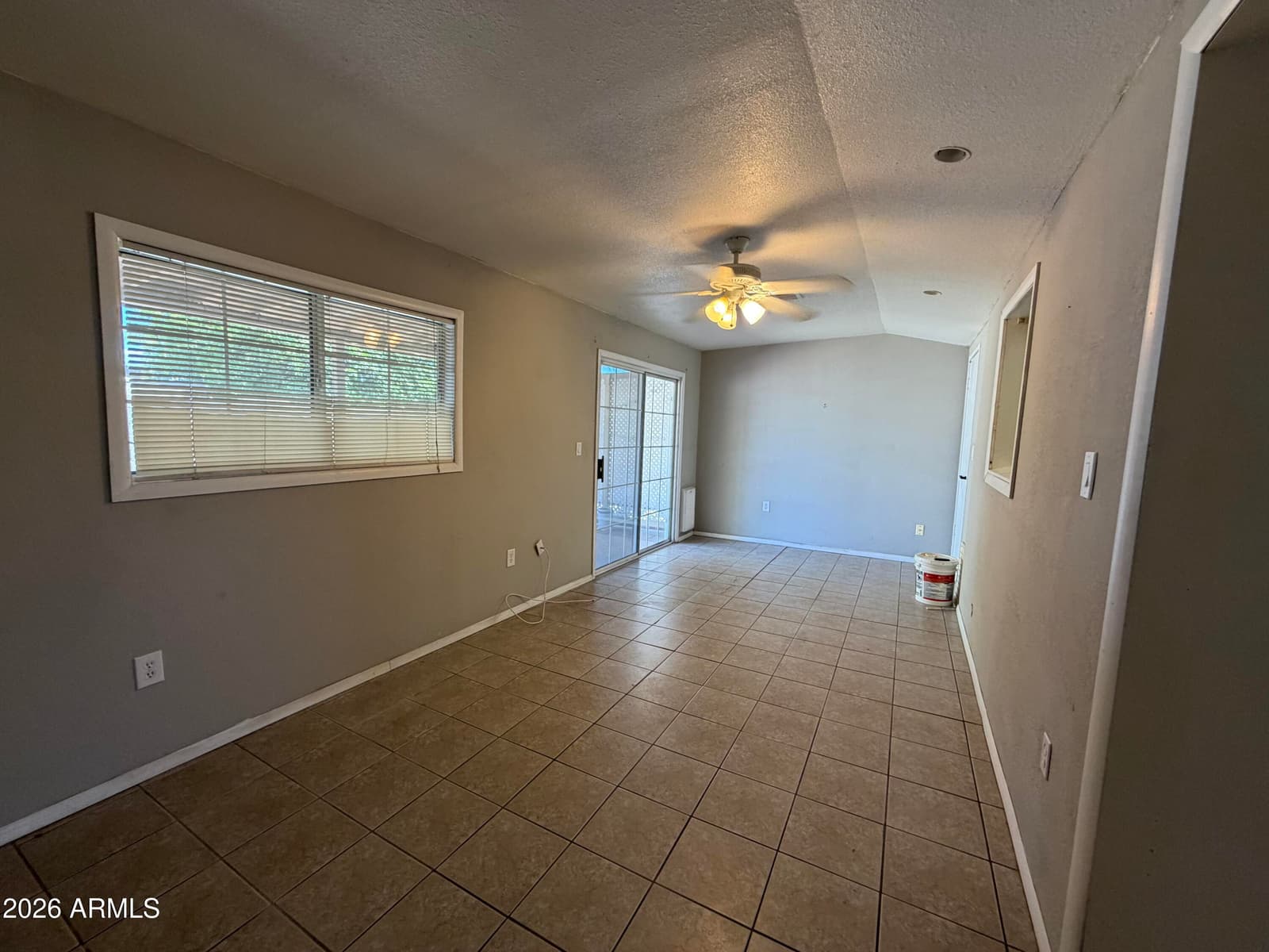 2354 E BETTY ELYSE Lane, Phoenix, AZ 85022 — photo 9 of 27