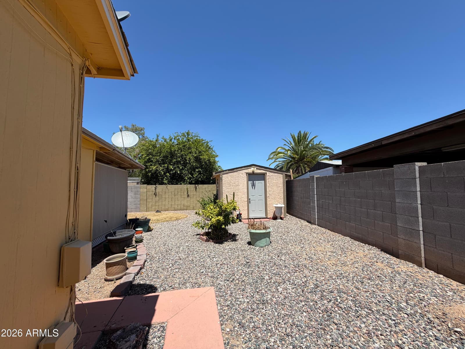 2354 E BETTY ELYSE Lane, Phoenix, AZ 85022 — photo 15 of 27