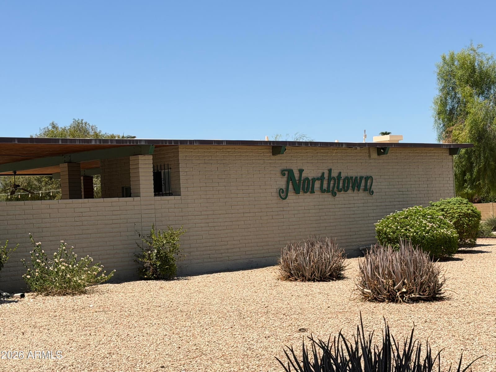 2354 E BETTY ELYSE Lane, Phoenix, AZ 85022 — photo 24 of 27