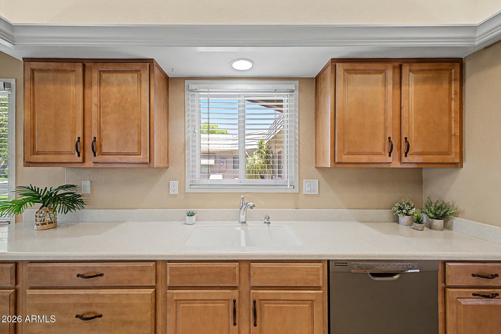 10433 W HUTTON Drive, Sun City, AZ 85351 — photo 8 of 45