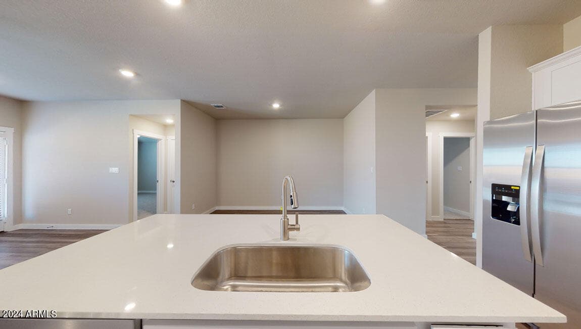 2824 W Sable Avenue, Apache Junction, AZ 85120 — photo 8 of 29