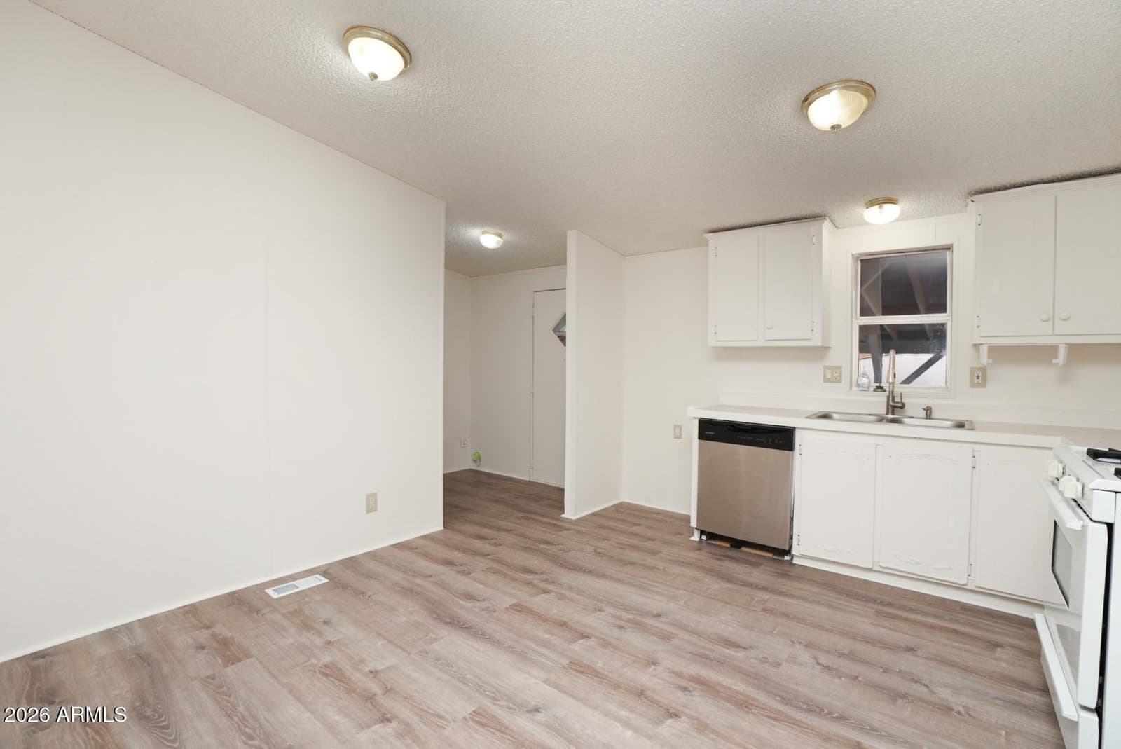 3369 E GRANITE Drive, Cottonwood, AZ 86326 — photo 10 of 35