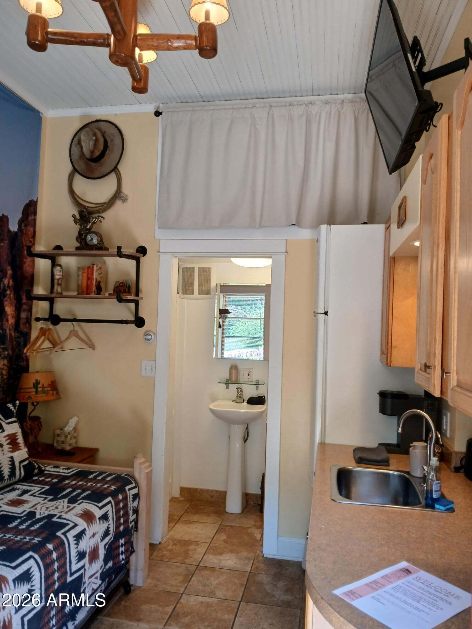 132 BREWERY Avenue, Bisbee, AZ 85603 — photo 4 of 19
