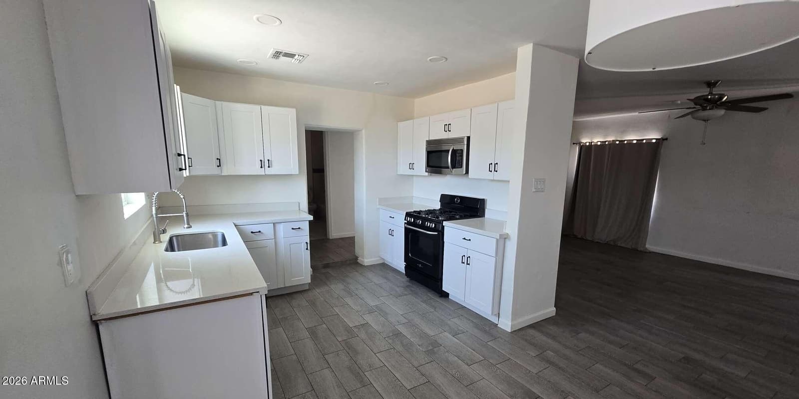 203 W MISSION Lane, Phoenix, AZ 85021 — photo 9 of 13