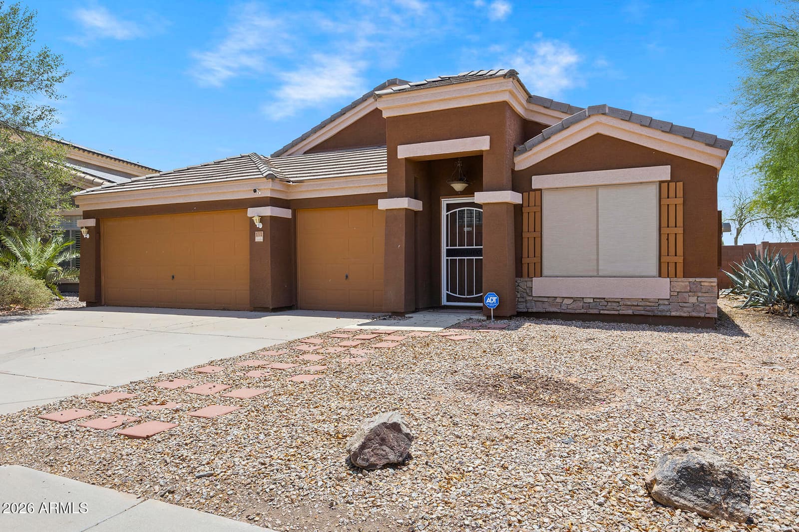 1773 E CARDINAL Drive, Casa Grande, AZ 85122 — photo 1 of 32