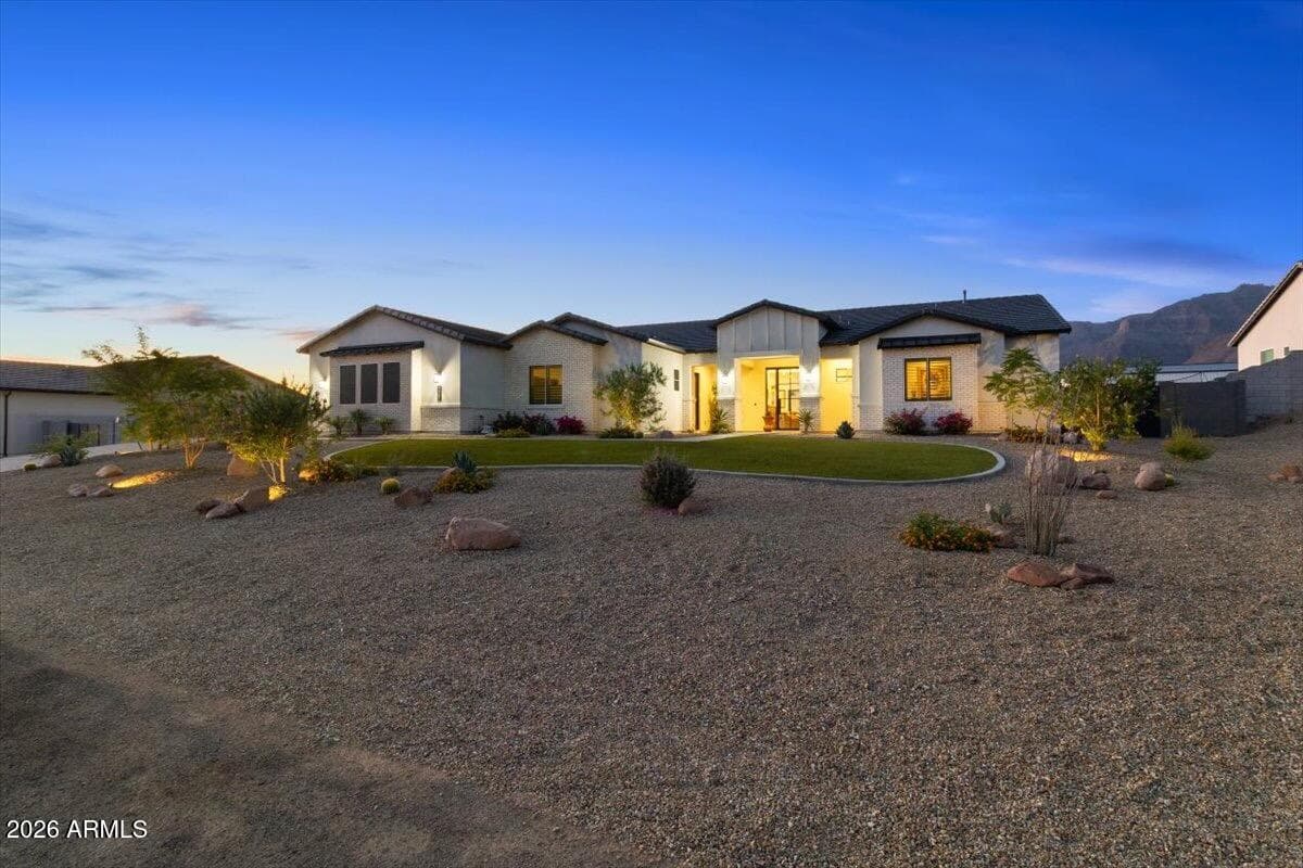 9362 E CLOUDVIEW Avenue, Gold Canyon, AZ 85118 — photo 2 of 35