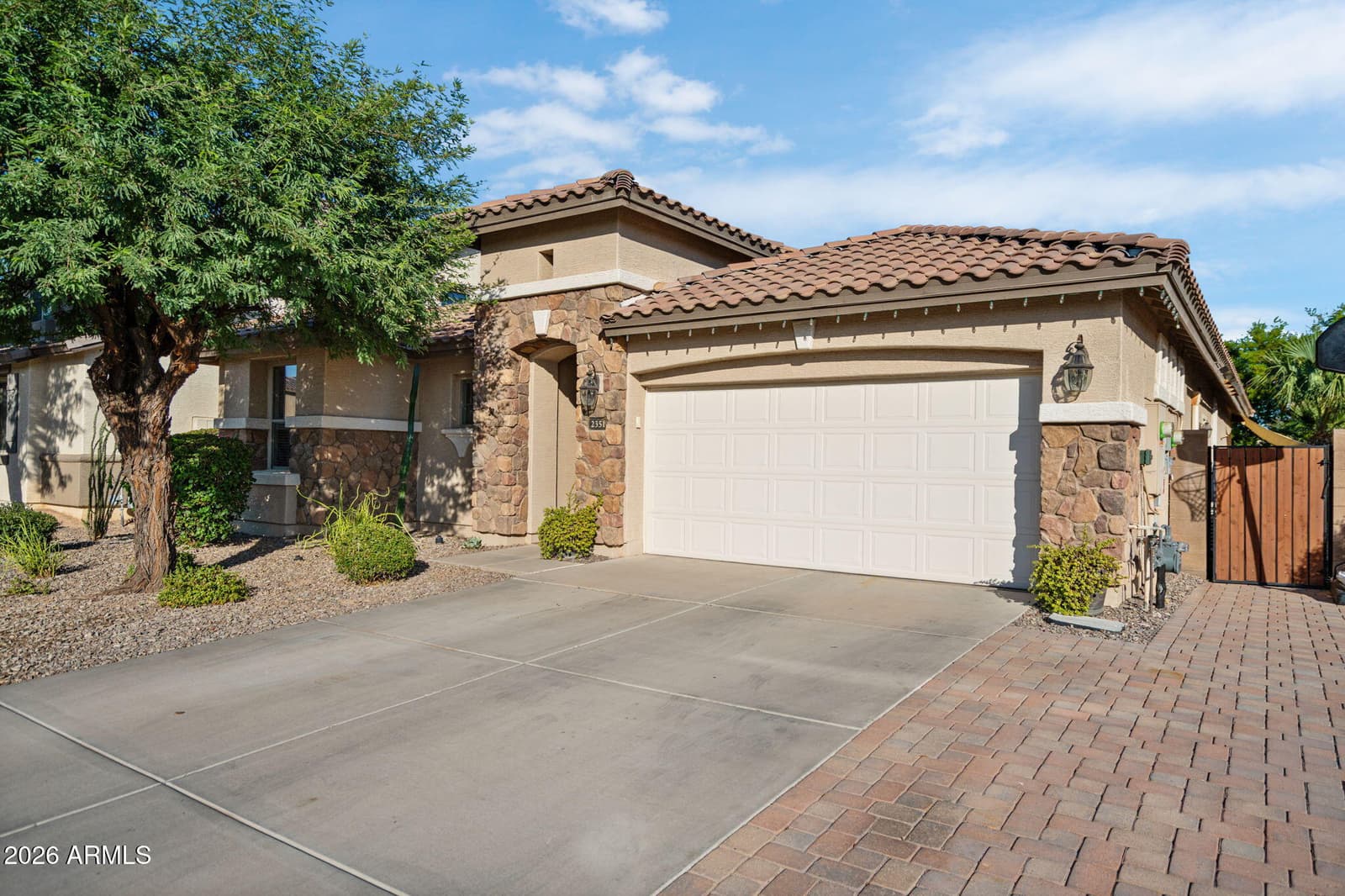2351 S GLEN Drive, Chandler, AZ 85286 — photo 1 of 55