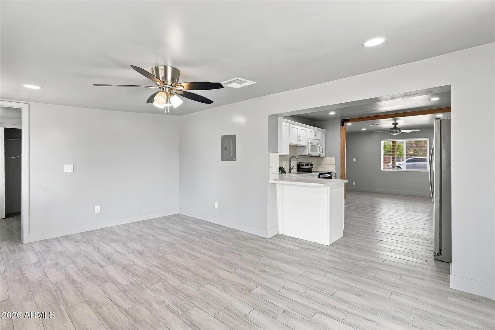 2921 W TURNEY Avenue, Phoenix, AZ 85017 — photo 10 of 29