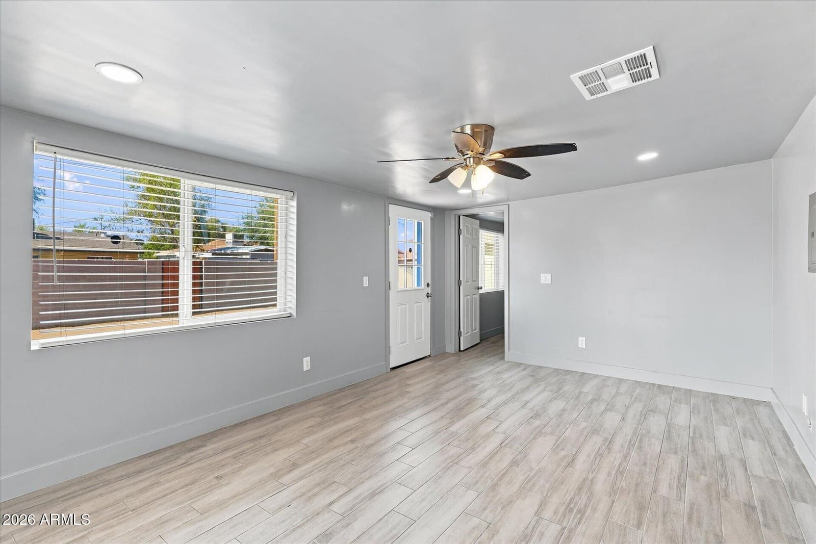 2921 W TURNEY Avenue, Phoenix, AZ 85017 — photo 11 of 29