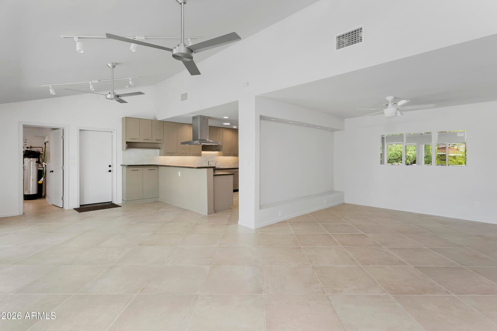35 E PAPAGO Drive, Tempe, AZ 85288 — photo 4 of 45