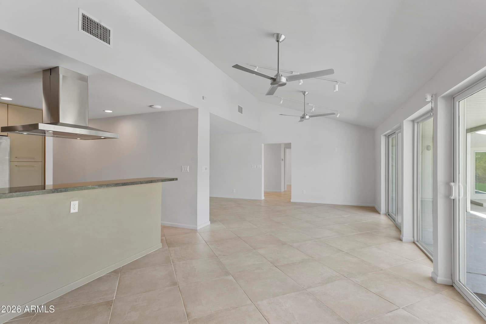 35 E PAPAGO Drive, Tempe, AZ 85288 — photo 5 of 45