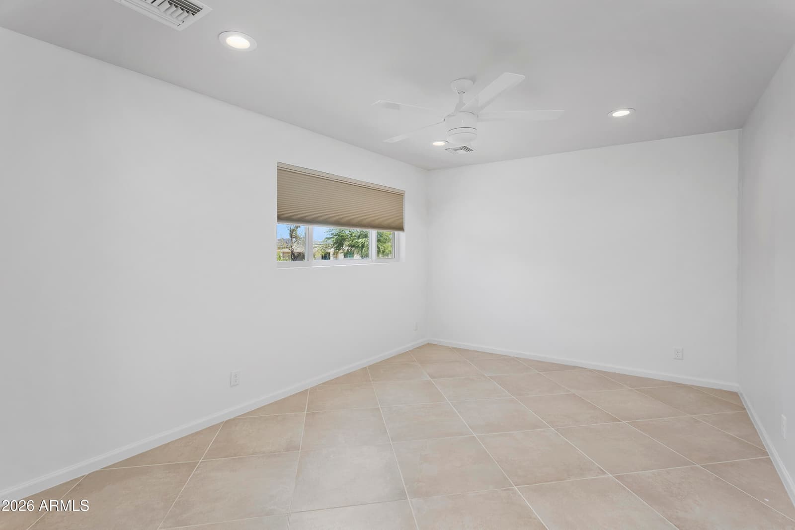35 E PAPAGO Drive, Tempe, AZ 85288 — photo 13 of 45