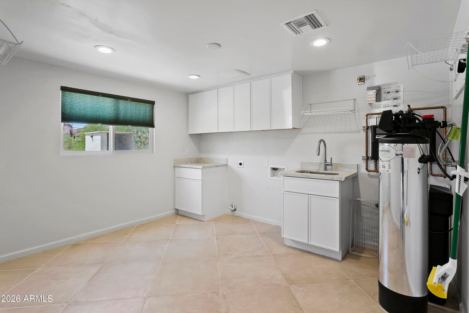 35 E PAPAGO Drive, Tempe, AZ 85288 — photo 20 of 45