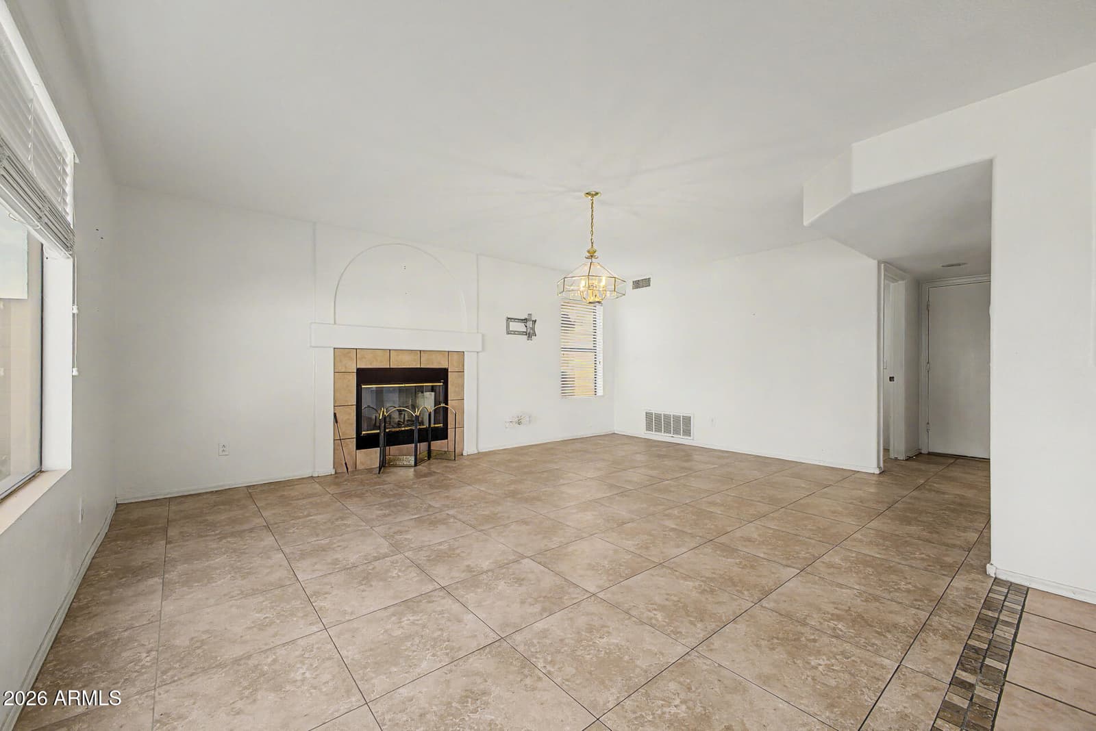2031 E PARKSIDE Lane, Phoenix, AZ 85024 — photo 12 of 32