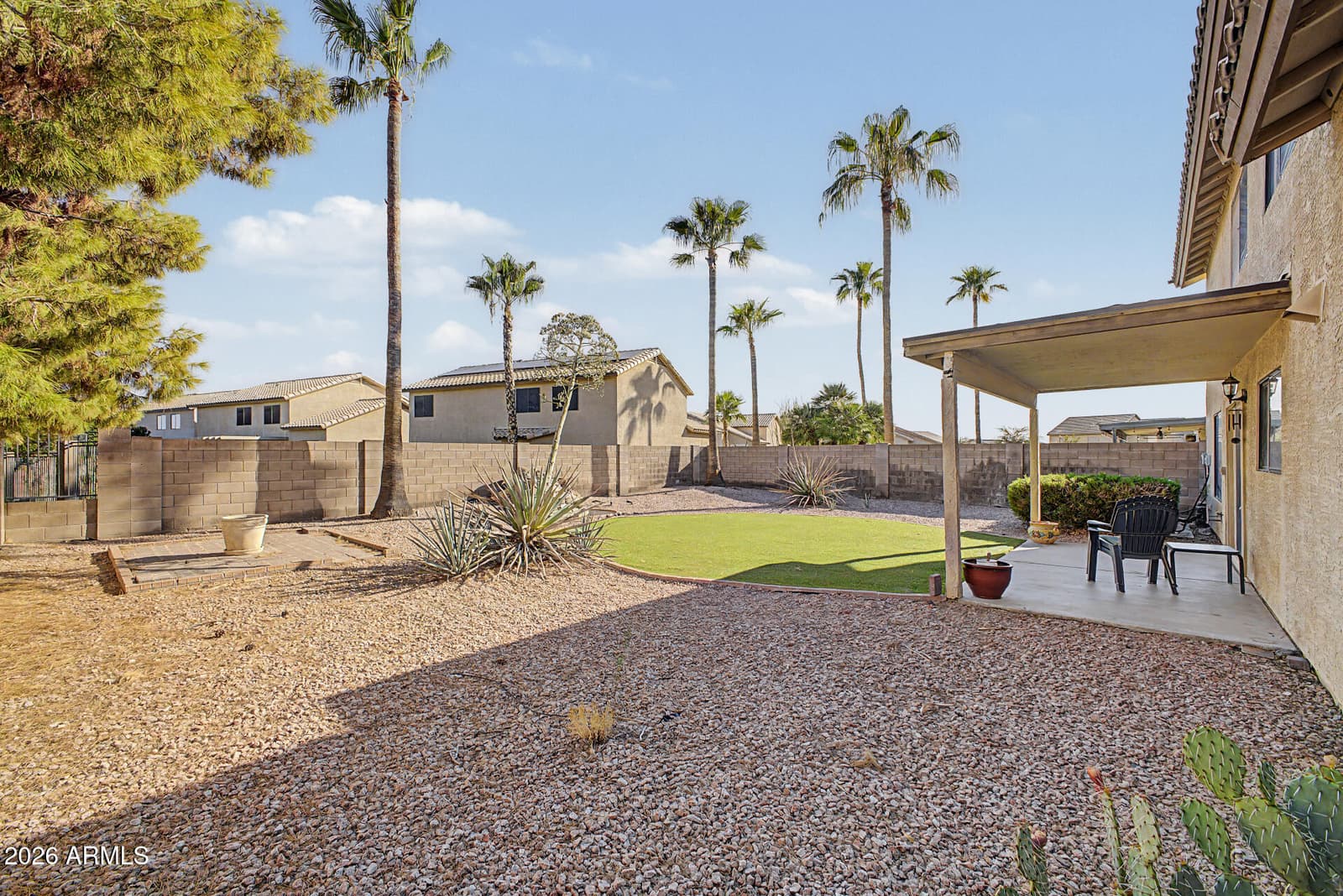 2031 E PARKSIDE Lane, Phoenix, AZ 85024 — photo 6 of 32