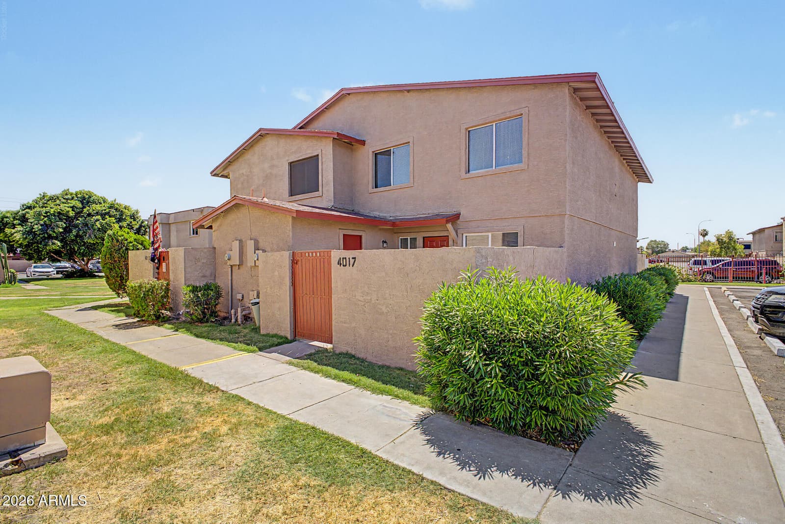 4017 W READE Avenue, Phoenix, AZ 85019 — photo 4 of 31