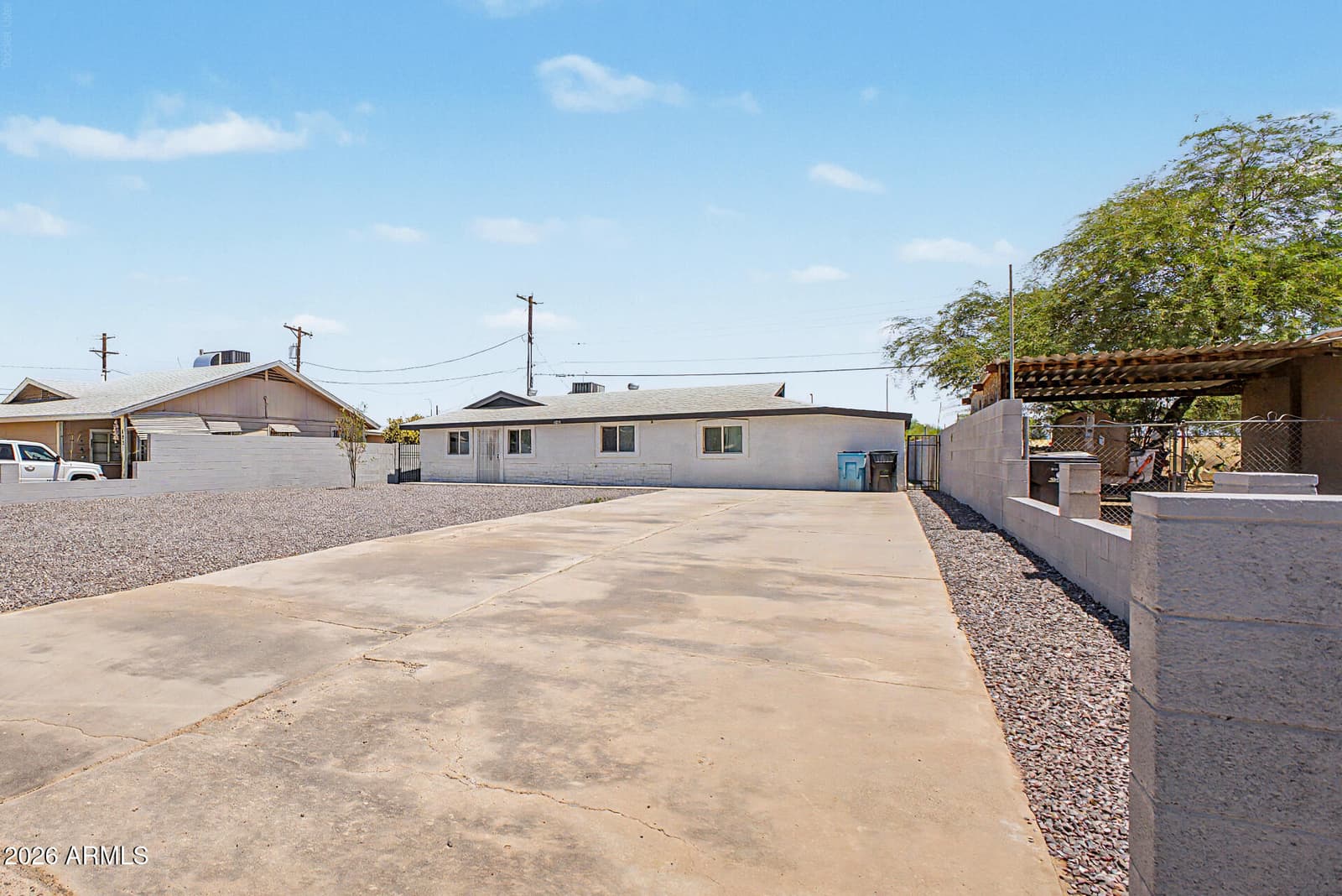 4805 S 35TH Drive, Phoenix, AZ 85041 — photo 4 of 27