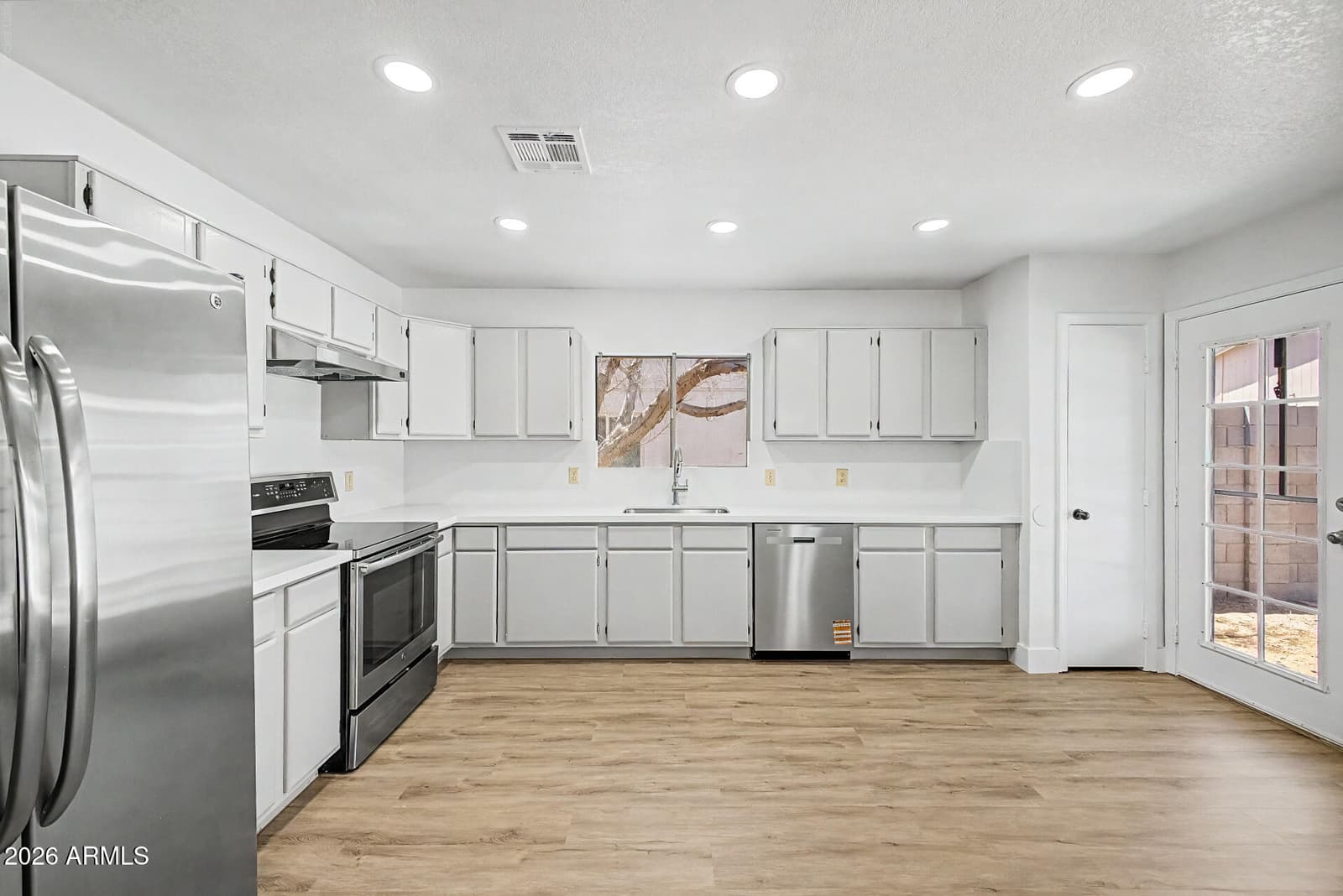 6128 E CICERO Street, Mesa, AZ 85205 — photo 13 of 31