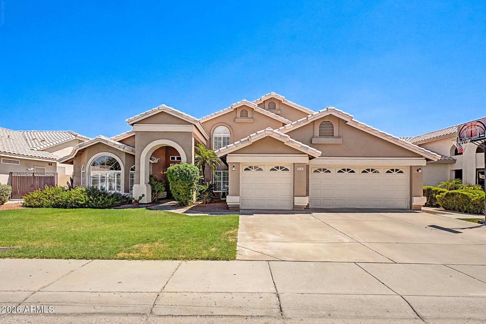 5721 W MARIPOSA GRANDE Lane, Glendale, AZ 85310 — photo 1 of 29