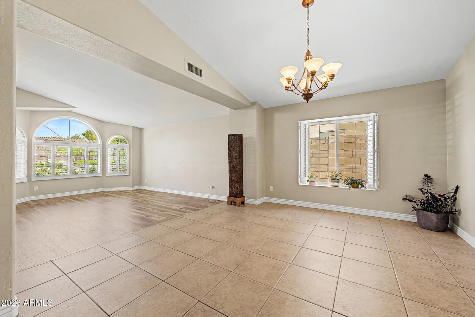 5721 W MARIPOSA GRANDE Lane, Glendale, AZ 85310 — photo 5 of 29