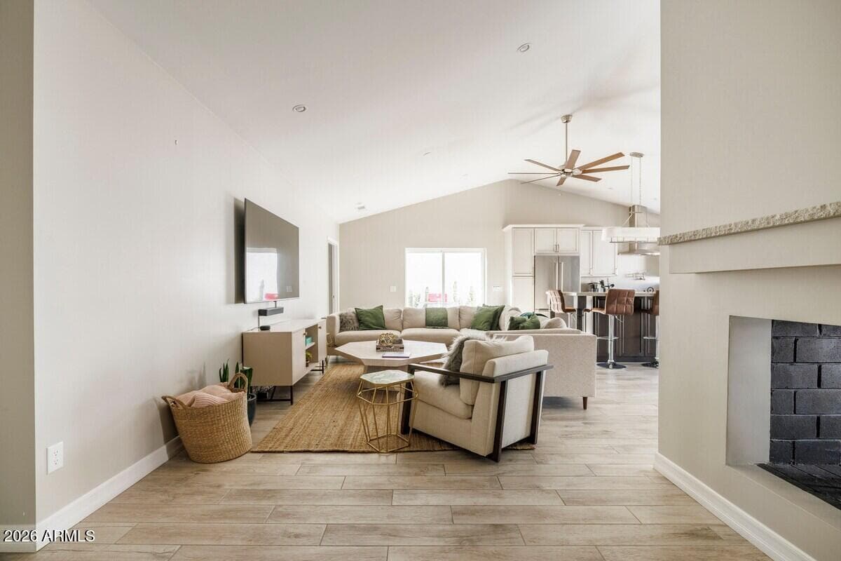 3037 E CLARENDON Avenue, Phoenix, AZ 85016 — photo 9 of 46