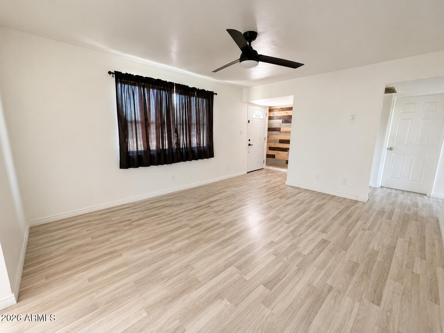 2701 W RUTH Avenue, Phoenix, AZ 85051 — photo 4 of 23