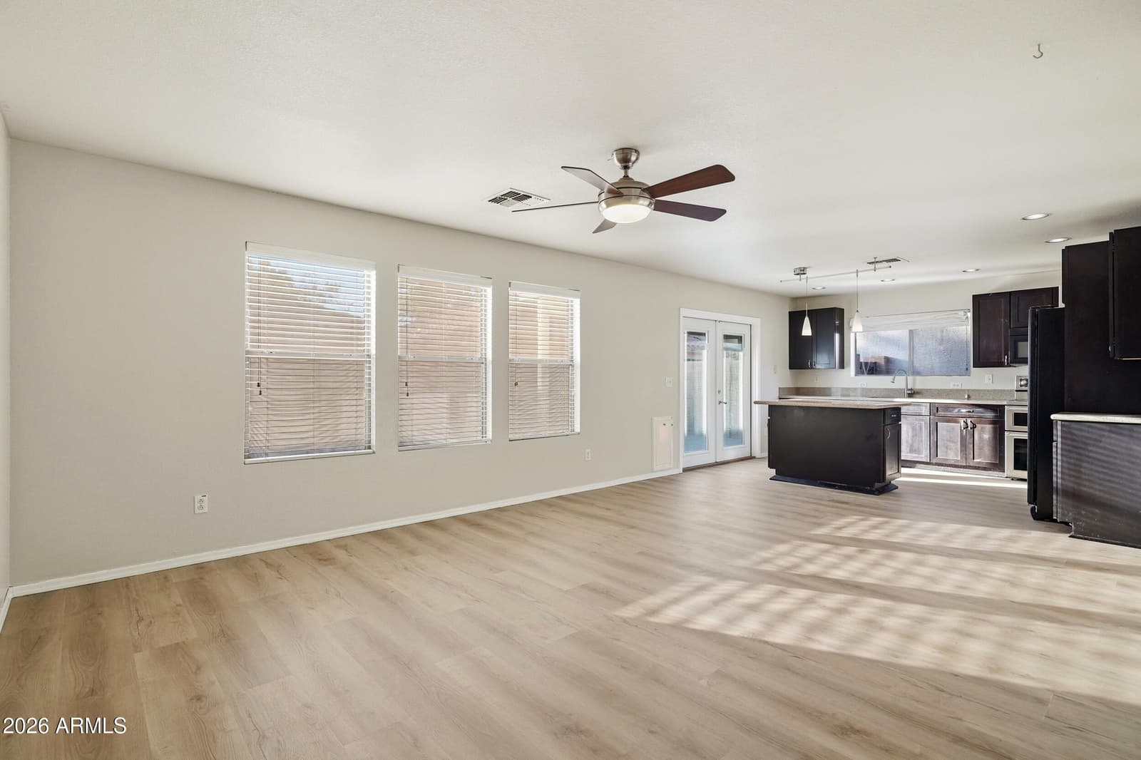 1428 S CROSSBOW Court, Chandler, AZ 85286 — photo 6 of 35