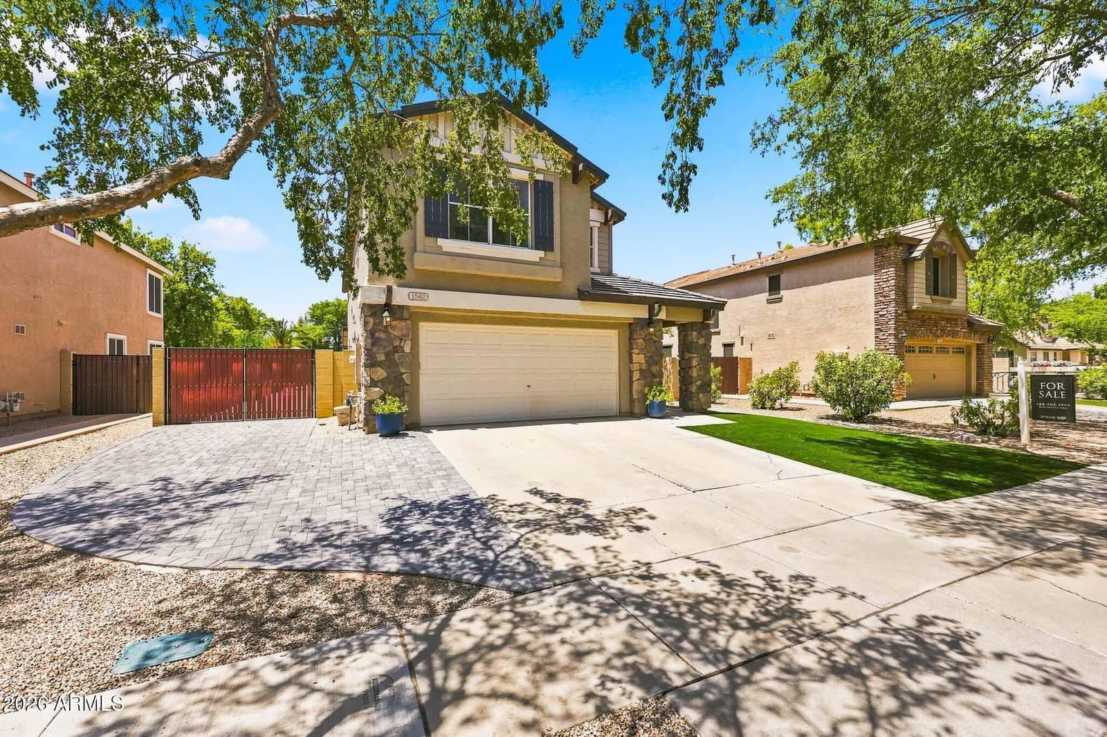 1562 S SABINO Court, Gilbert, AZ 85296 — photo 2 of 51