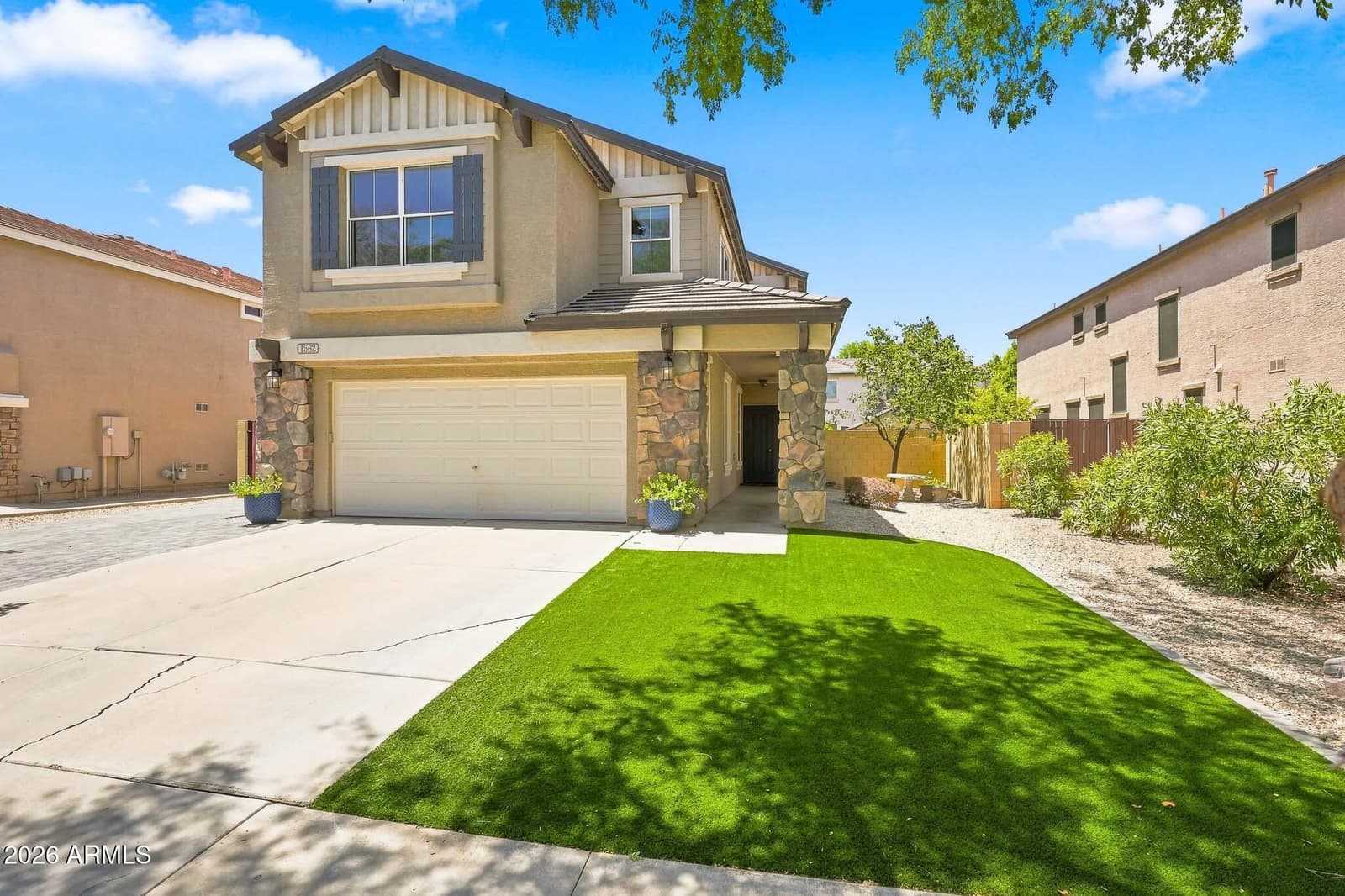 1562 S SABINO Court, Gilbert, AZ 85296 — photo 3 of 51