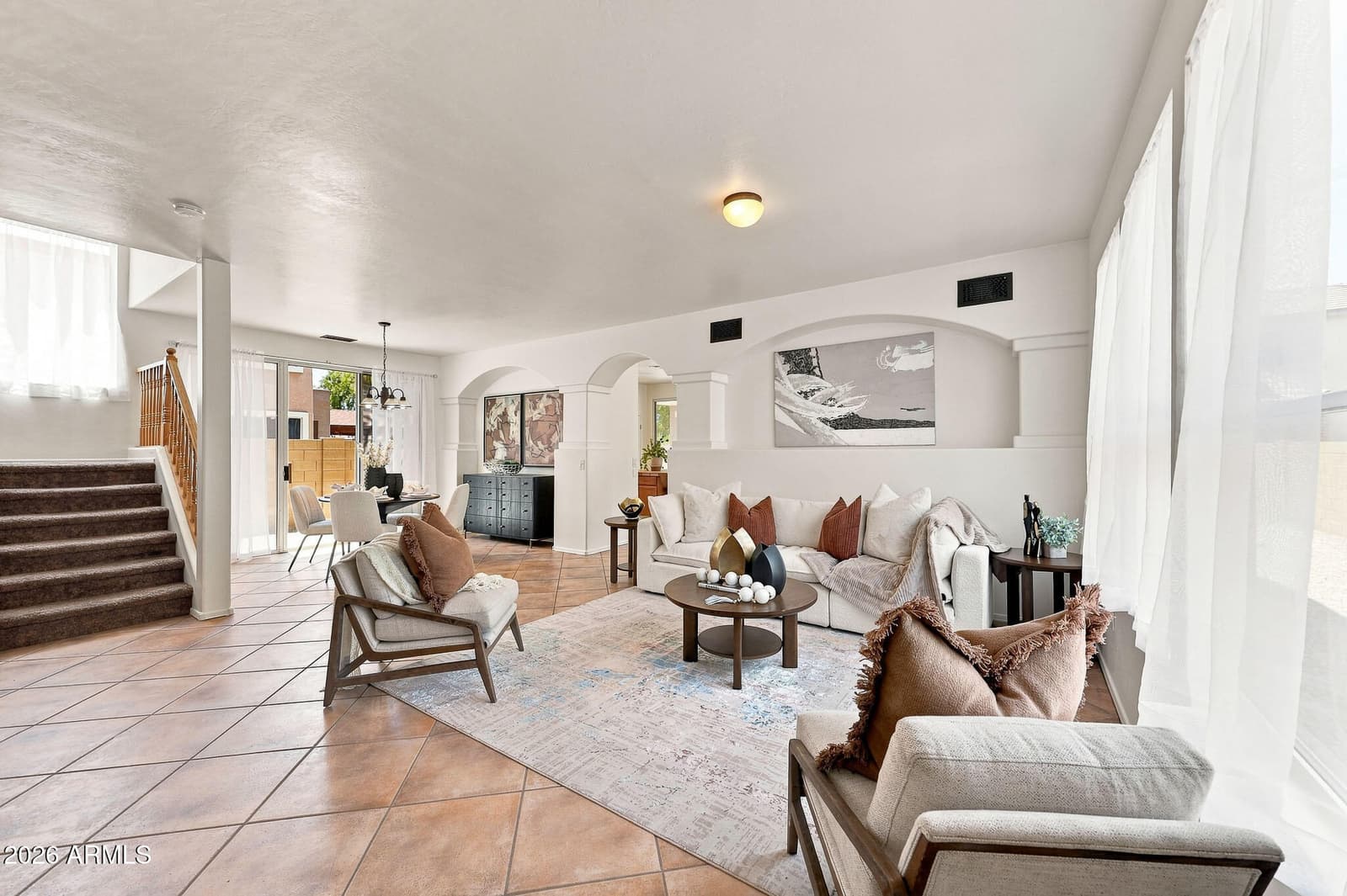 1562 S SABINO Court, Gilbert, AZ 85296 — photo 4 of 51
