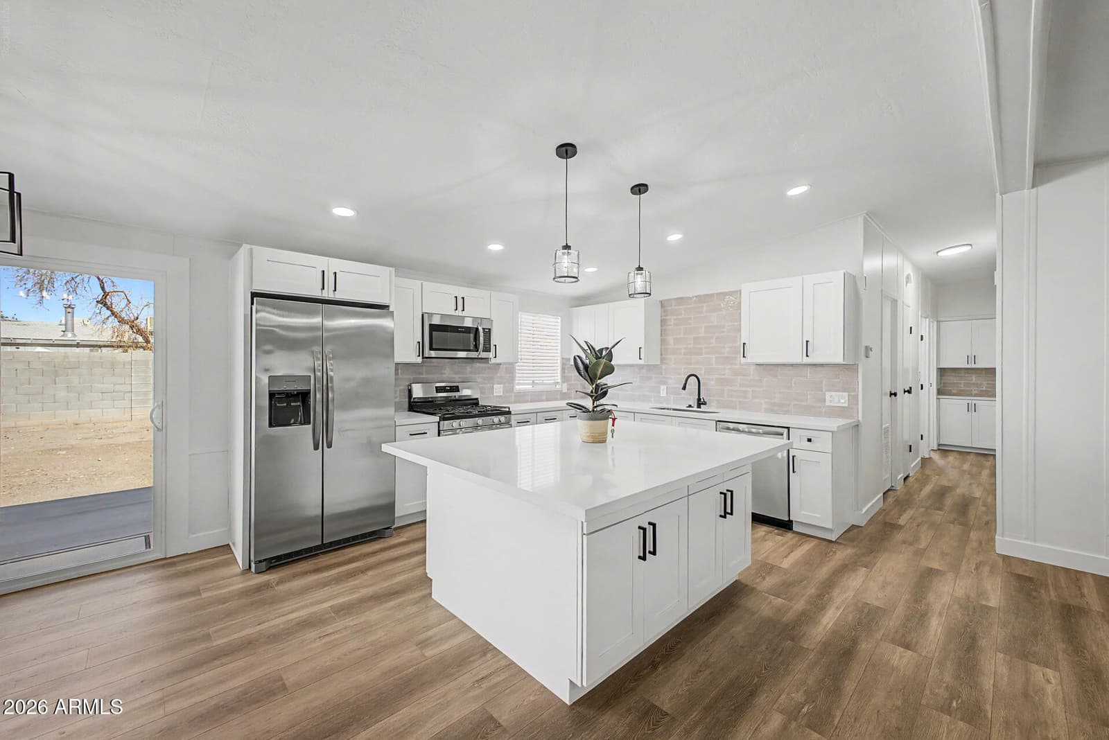 15423 N 69TH Drive, Peoria, AZ 85382 — photo 9 of 27