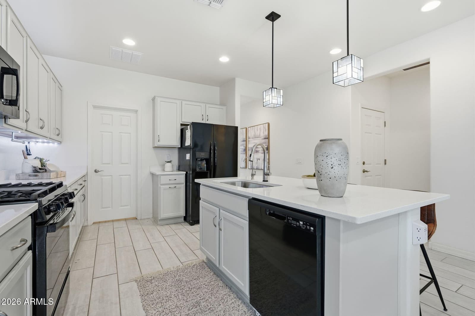 5718 W JONES Avenue, Phoenix, AZ 85043 — photo 14 of 40