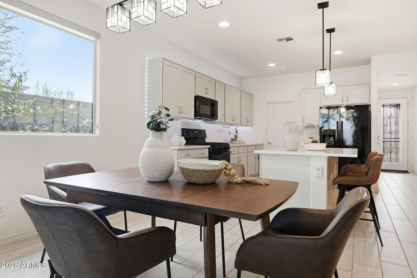5718 W JONES Avenue, Phoenix, AZ 85043 — photo 4 of 40