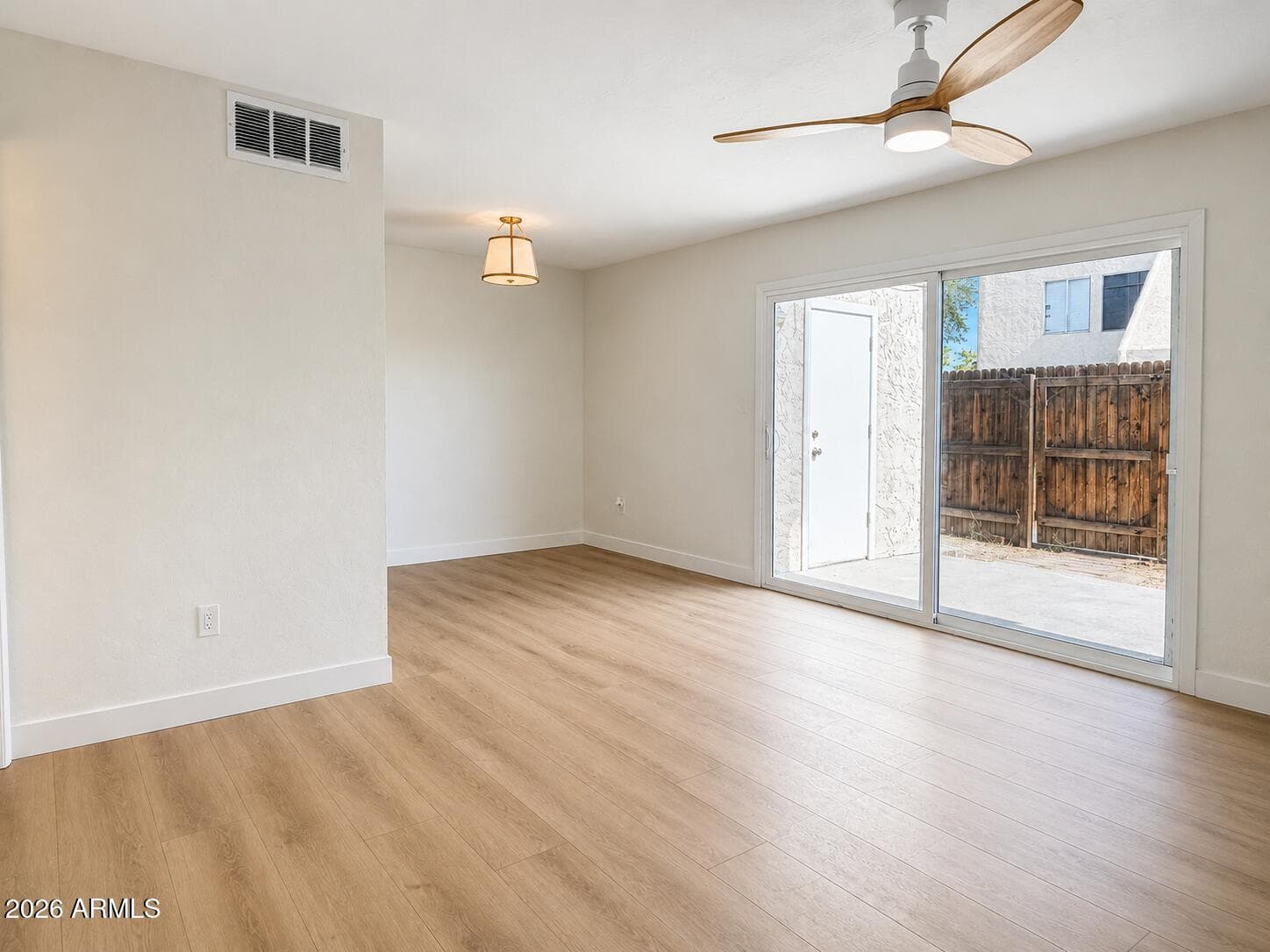 5919 W GOLDEN Lane, Glendale, AZ 85302 — photo 5 of 11
