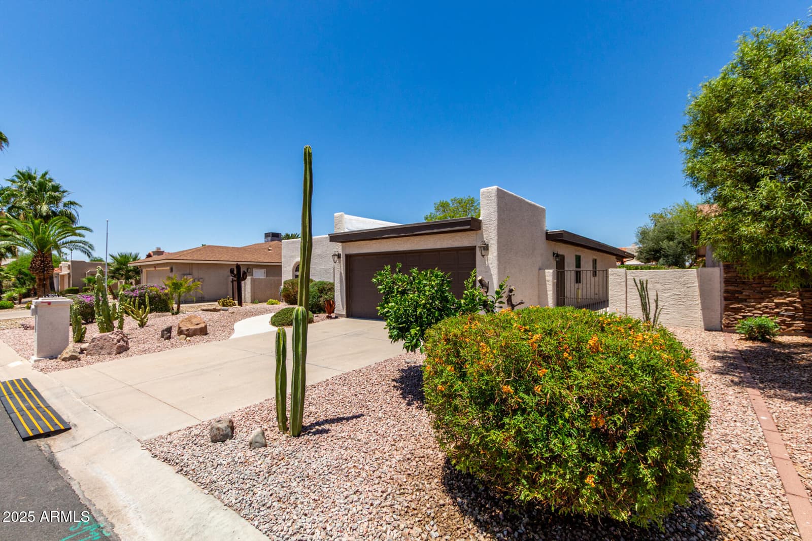 10414 E FLINTLOCK Drive, Sun Lakes, AZ 85248 — photo 6 of 30