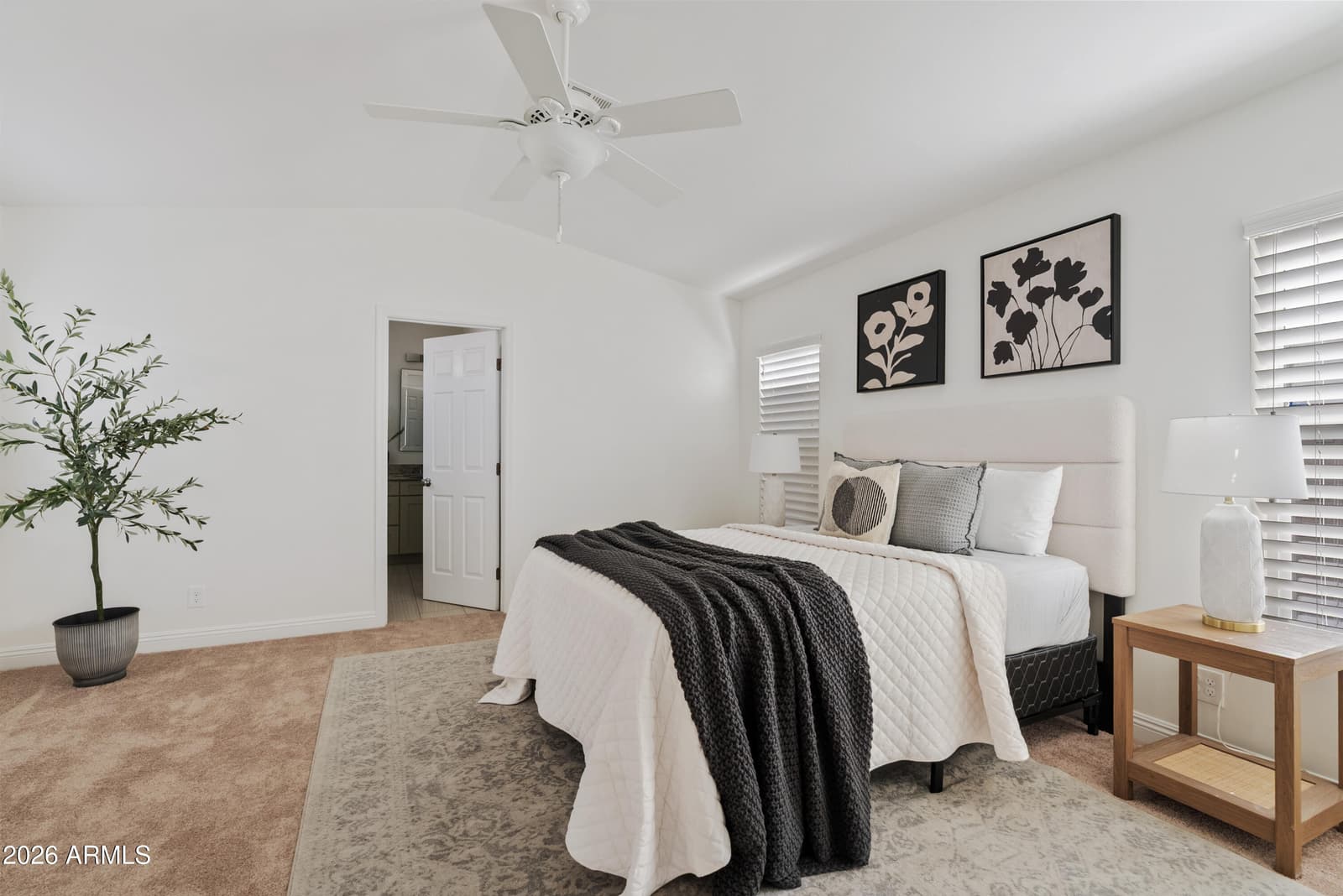 2230 E MONTEROSA Street, Phoenix, AZ 85016 — photo 10 of 23