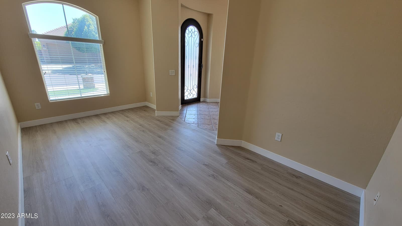 440 E CRESCENT Place, Chandler, AZ 85249 — photo 8 of 37