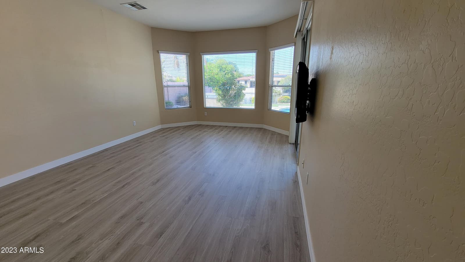 440 E CRESCENT Place, Chandler, AZ 85249 — photo 10 of 37